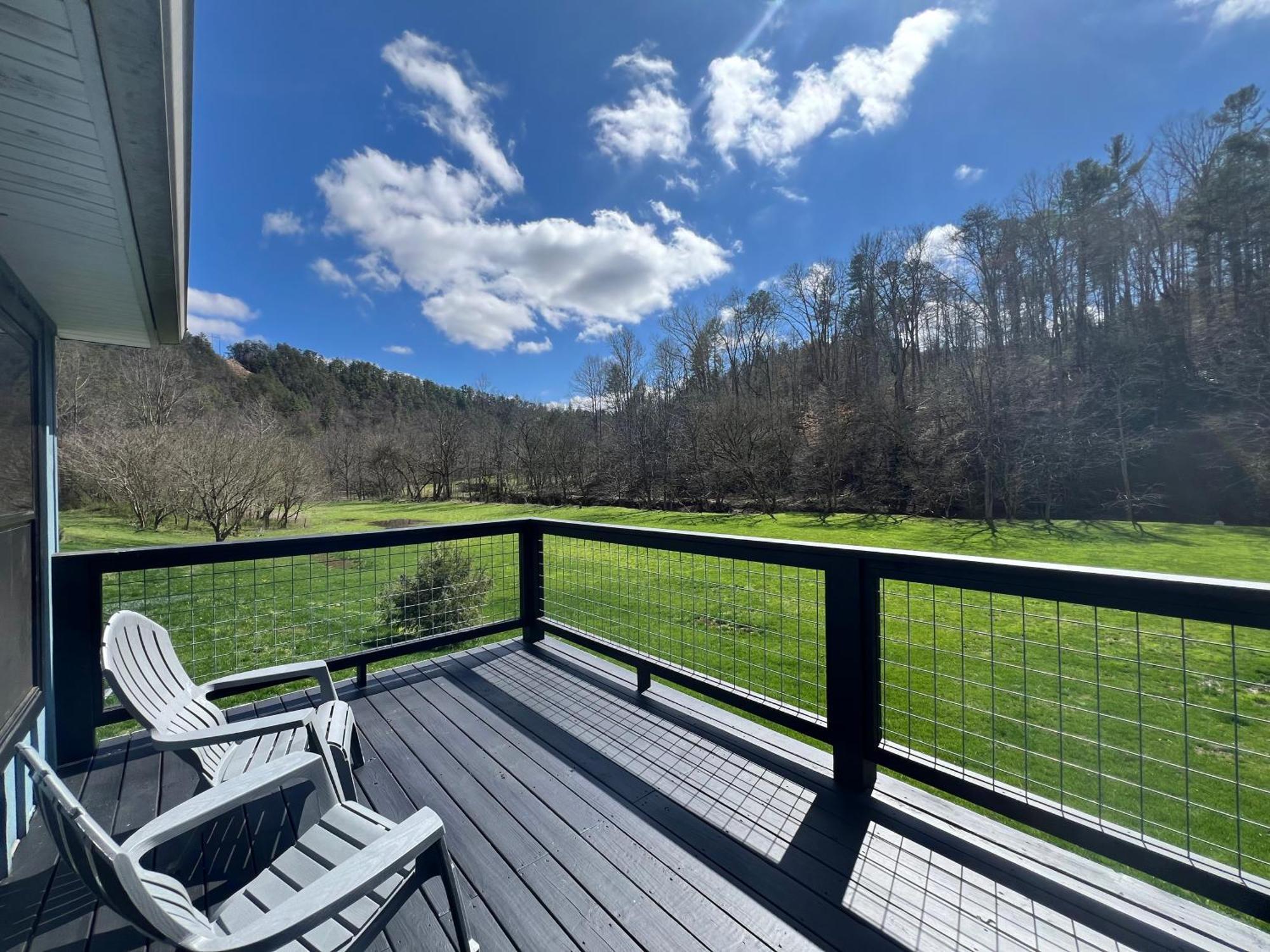 Firefly Fields 2-Acres With Guest House, Game Room, Mountain & River Views セバービル エクステリア 写真