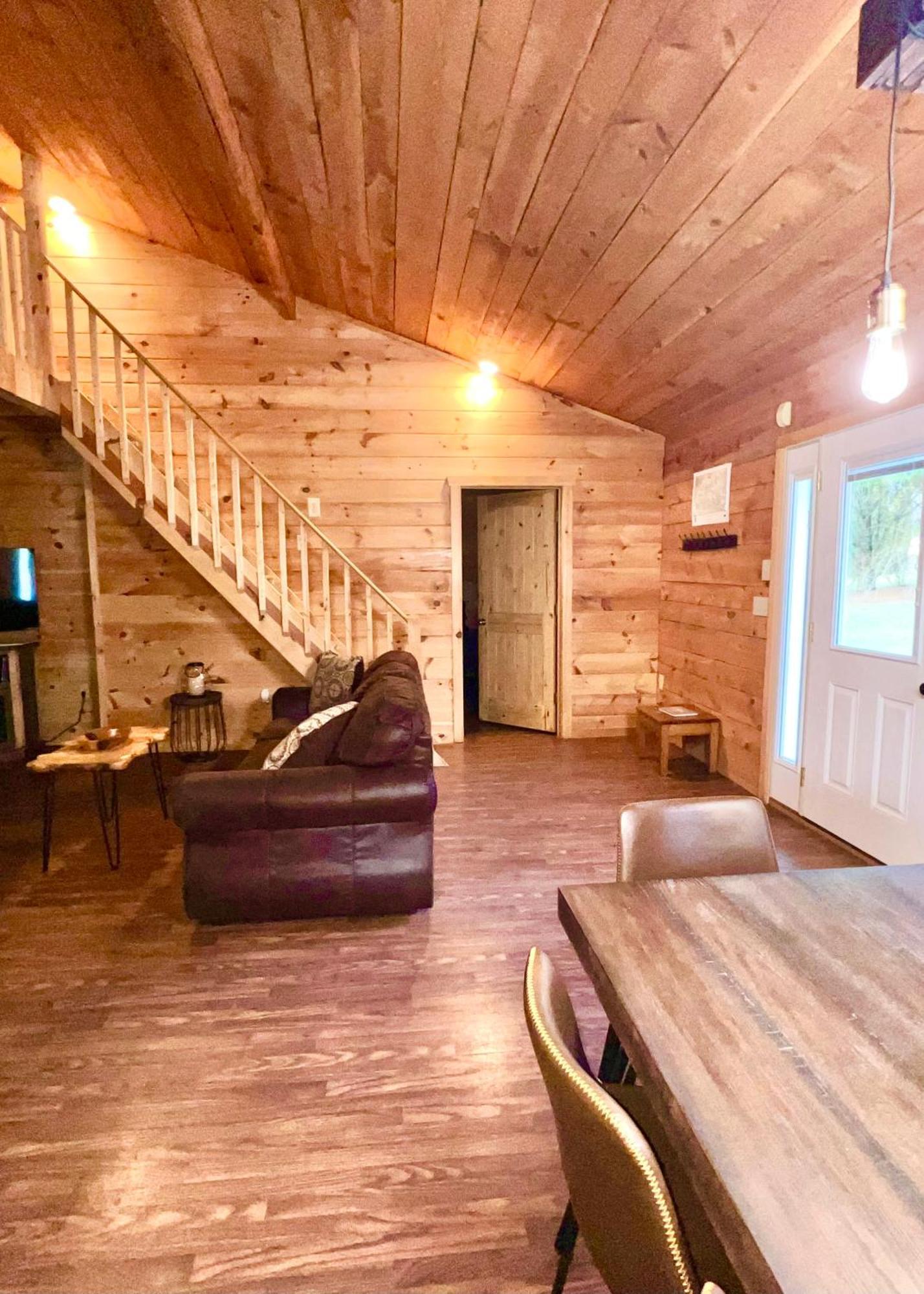 Firefly Fields 2-Acres With Guest House, Game Room, Mountain & River Views セバービル エクステリア 写真