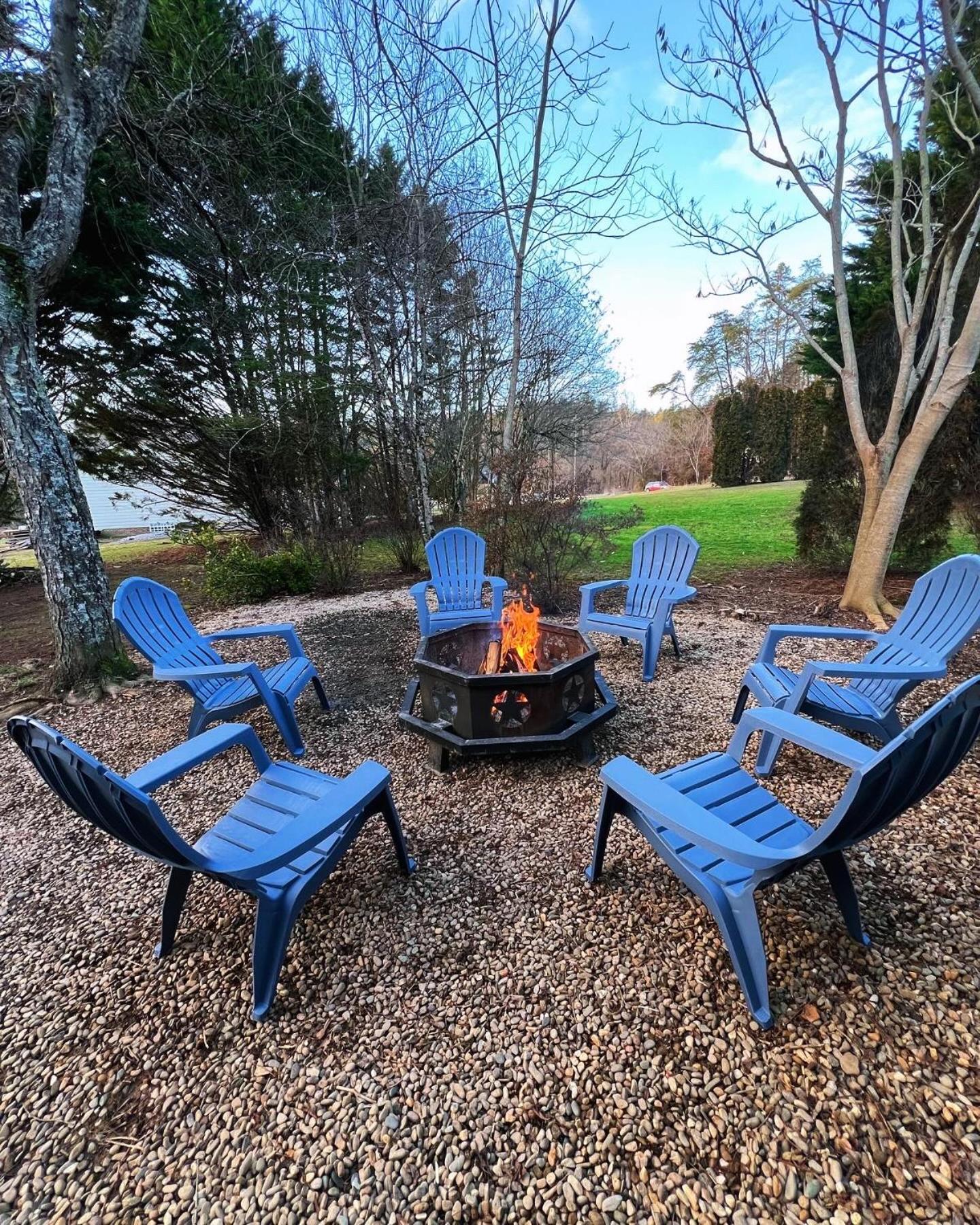 Firefly Fields 2-Acres With Guest House, Game Room, Mountain & River Views セバービル エクステリア 写真